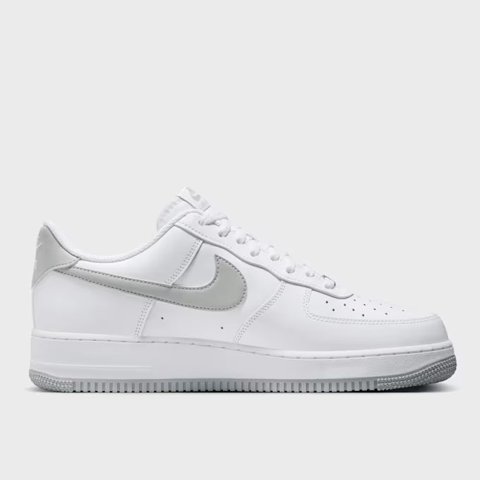 Nike Air Force 1 ’07 LV8  Herren Weiß