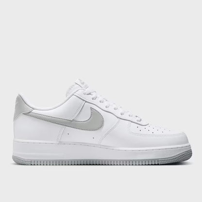 Nike Air Force 1 ’07 LV8  Herren Weiß