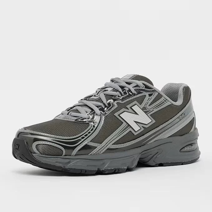 New Balance 740 Grau
