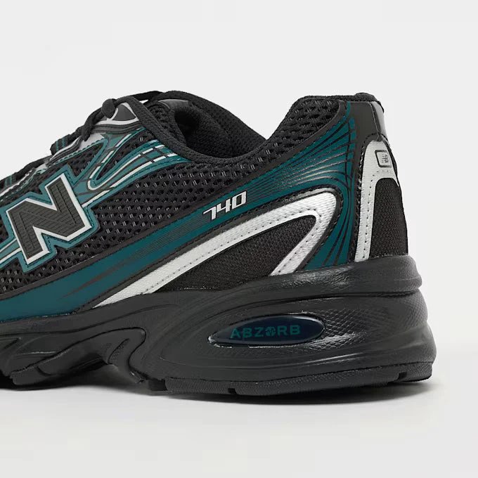 New Balance 740 Schwarz/Blau