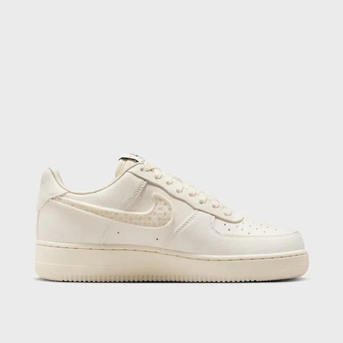 Nike Air Force 1 ’07 LX Damen Beige