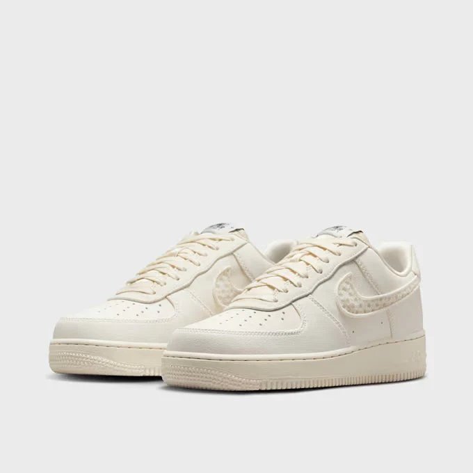 Nike Air Force 1 ’07 LX Damen Beige