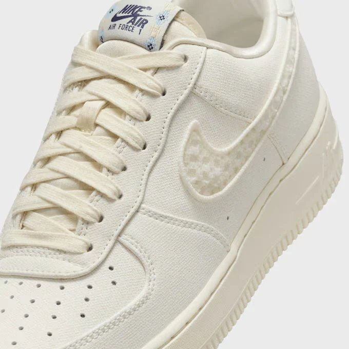 Nike Air Force 1 ’07 LX Damen Beige