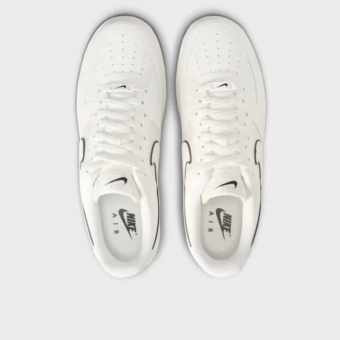 Nike Air Force 1 ’07 LV8 Herren Beige