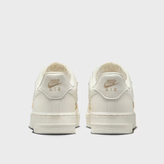 Nike Air Force 1 ’07 LX Damen Beige
